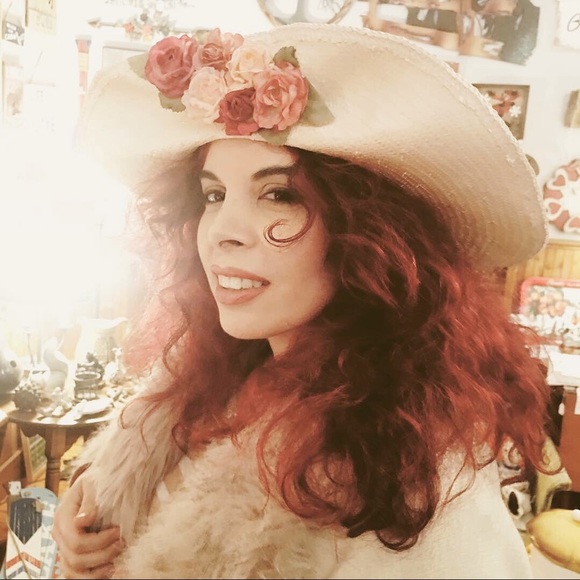 Meet your Posher, Melissa - Picture 2 of 2